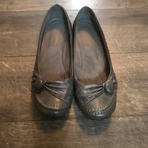 Easy Street Shoes SZ 8‎ 1/2 Gray